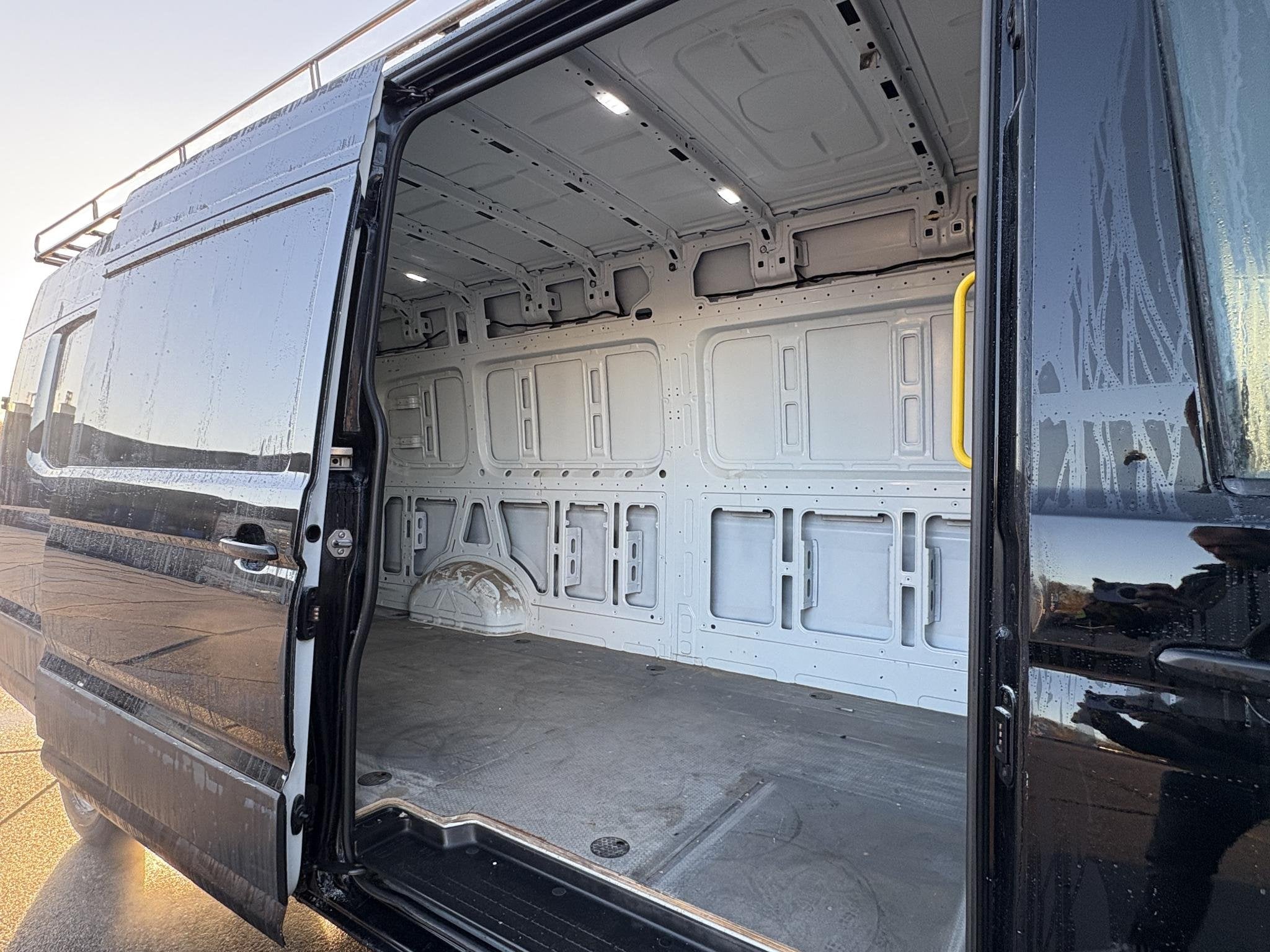 Volkswagen Crafter 35 2.0 TDI L4H3 177PK AUTOMAAT MARGE | MO, Stof, Gebruikt, 4 cilinders, Volkswagen