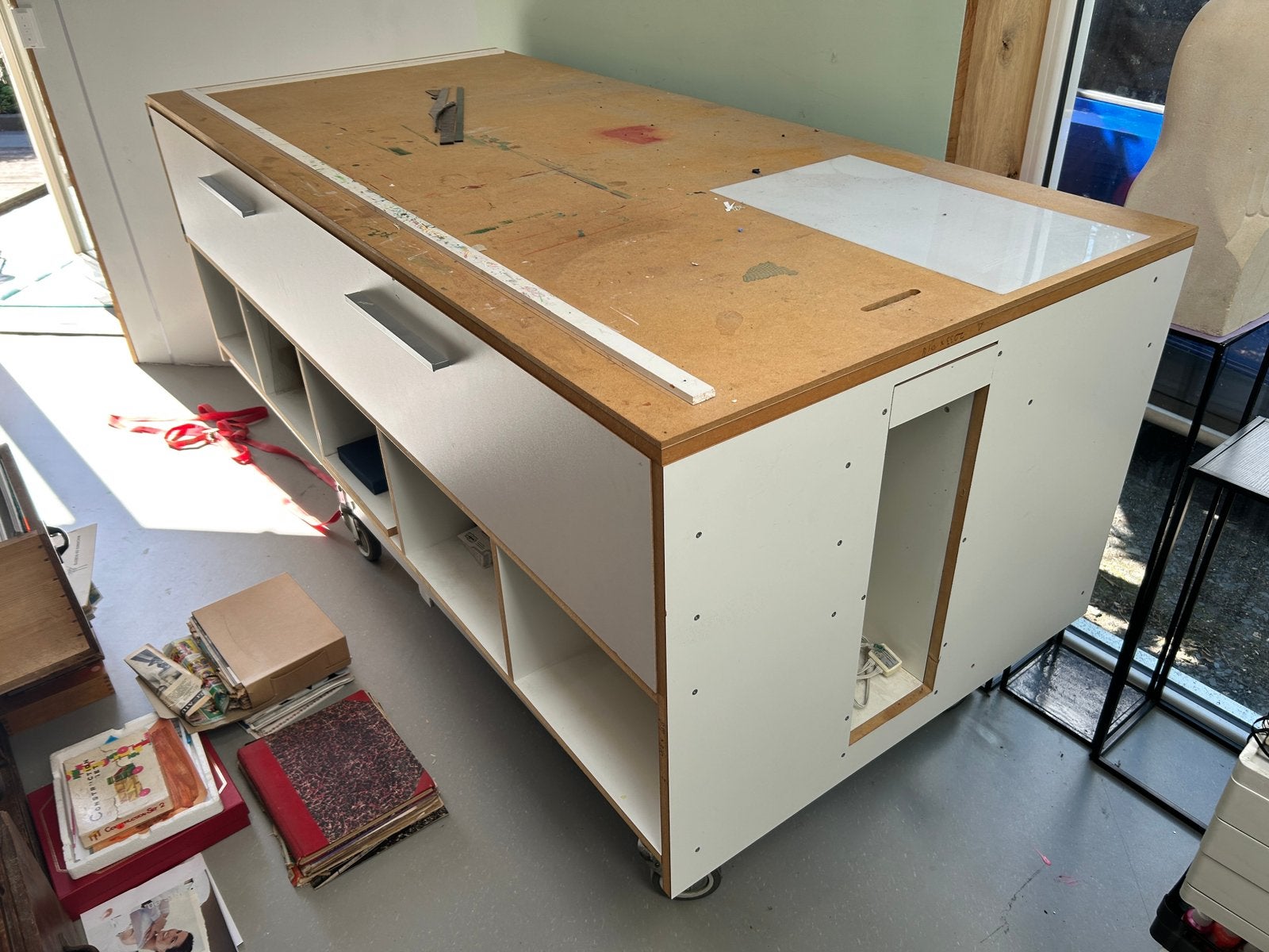 "Verrijdbare" Glas in lood werktafel, Ophalen, Zo goed als nieuw, 70 tot 120 cm