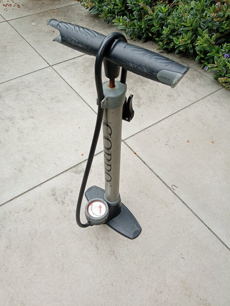 Fietspomp met drukmeter - Cordo, Ophalen, Drukmeter