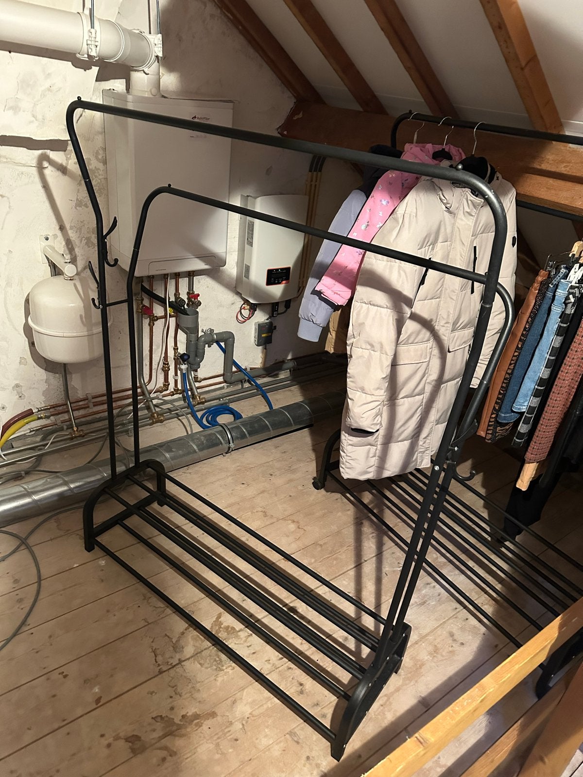 Kledingrek met schoenenrek - Zwart metaal, Huis en Inrichting, Met plank(en), Gebruikt, 100 tot 150 cm, Ophalen of Verzenden