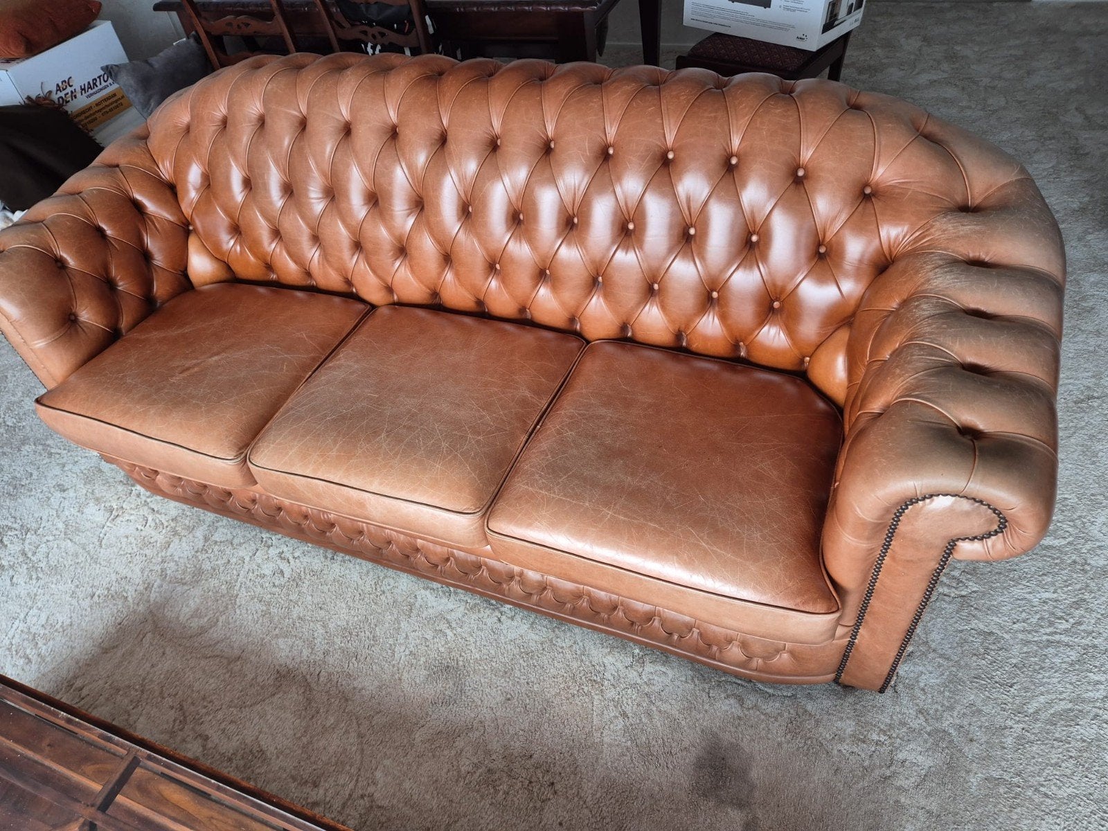 Leren Springvale Chesterfield bank - 3-zits, Huis en Inrichting, Banken | Bankstellen, Ophalen, Gebruikt, Chesterfield, Driepersoons