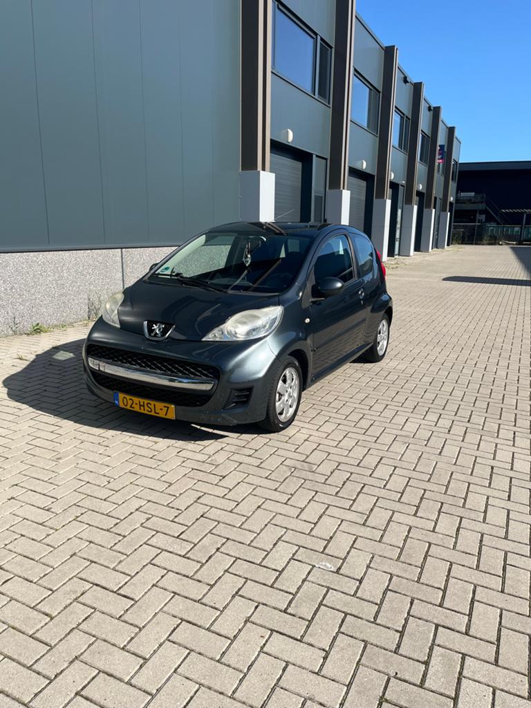 Peugeot 107 1.0 12V 3DR 2009 Grijs, Auto's, Peugeot, Voorwielaandrijving, 4 stoelen, 68 pk, Origineel Nederlands