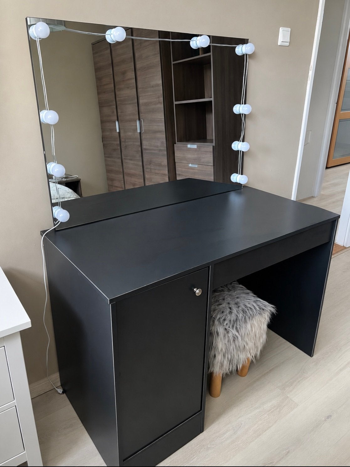 Zwarte kaptafel met grote spiegel en verlichting, Huis en Inrichting, Ophalen, Zo goed als nieuw, 100 tot 150 cm, Minder dan 100 cm