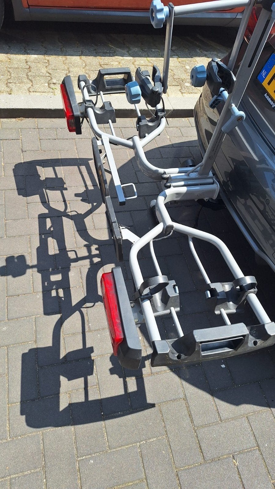Fietsendrager, Ophalen, 2 fietsen, Zo goed als nieuw, Trekhaakdrager