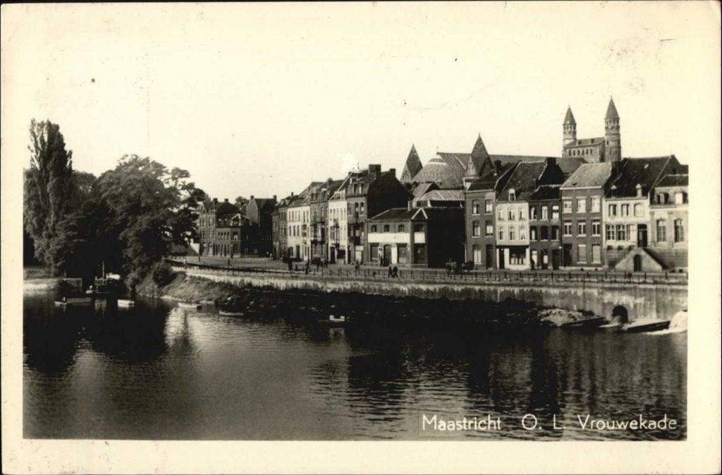 Maastricht. O.L. Vrouwekade 1949., Ophalen, 1940 tot 1960, Gelopen, Limburg