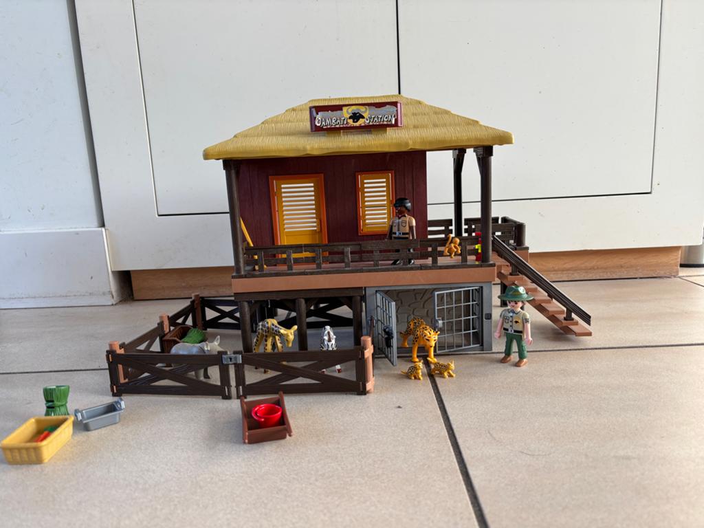 Playmobil 4826 Safari Station met Dieren en Figuren, Ophalen of Verzenden, Zo goed als nieuw