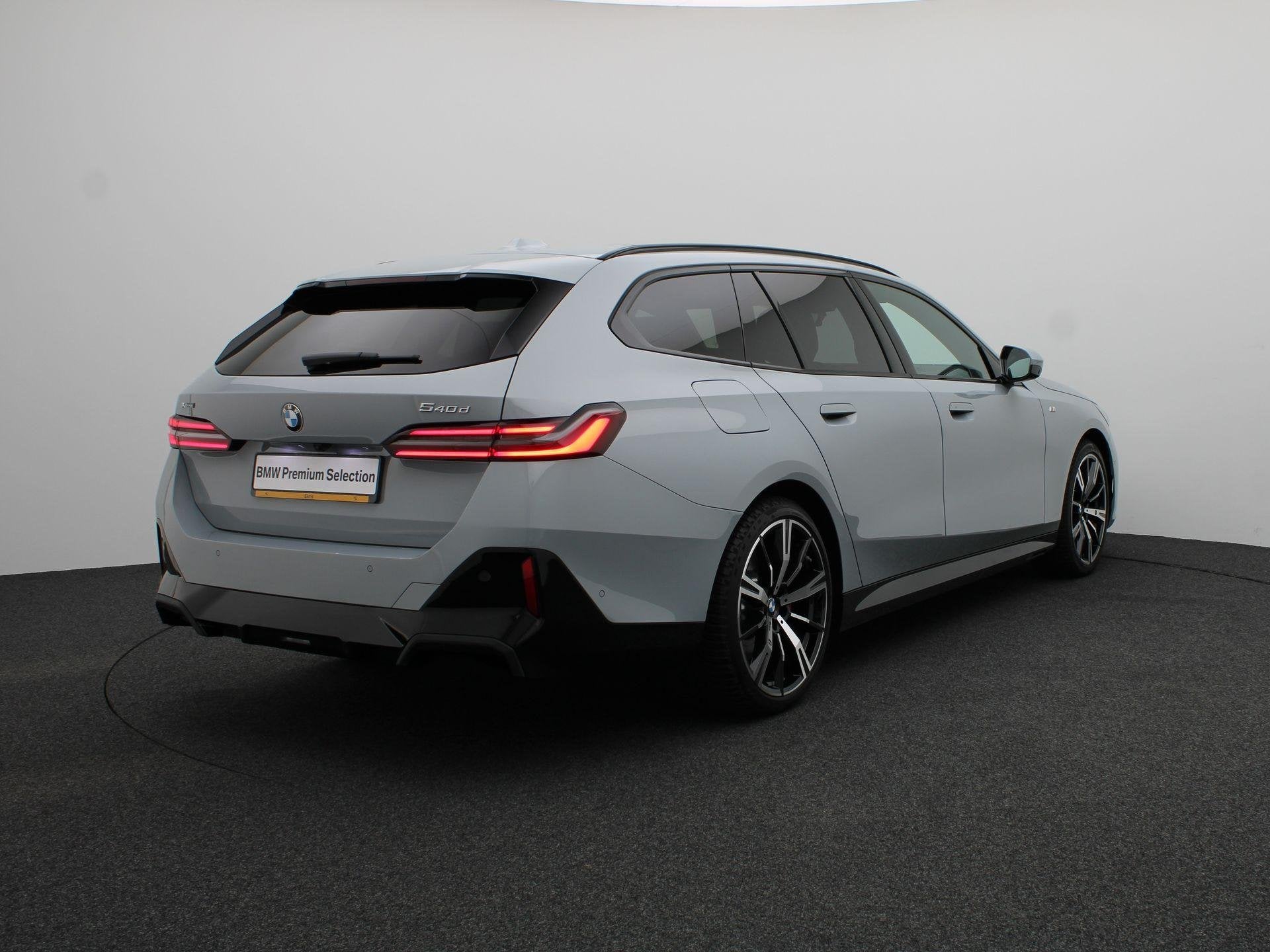 BMW 5 Serie Touring 540d xDrive M Sportpakket Pro | Innovati, Auto's, Automaat, Gebruikt, 2993 cc, 286 pk