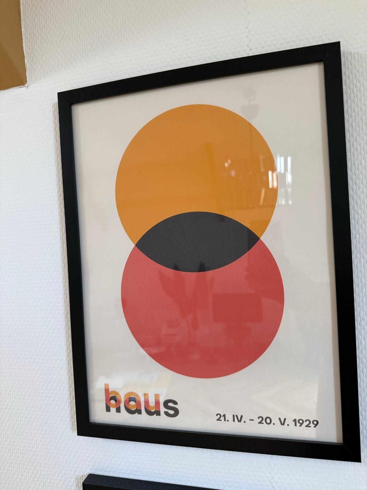 2 Bauhaus posters met lijst, Ophalen, 50 – 75, Minder dan 50 cm, Zo goed als nieuw