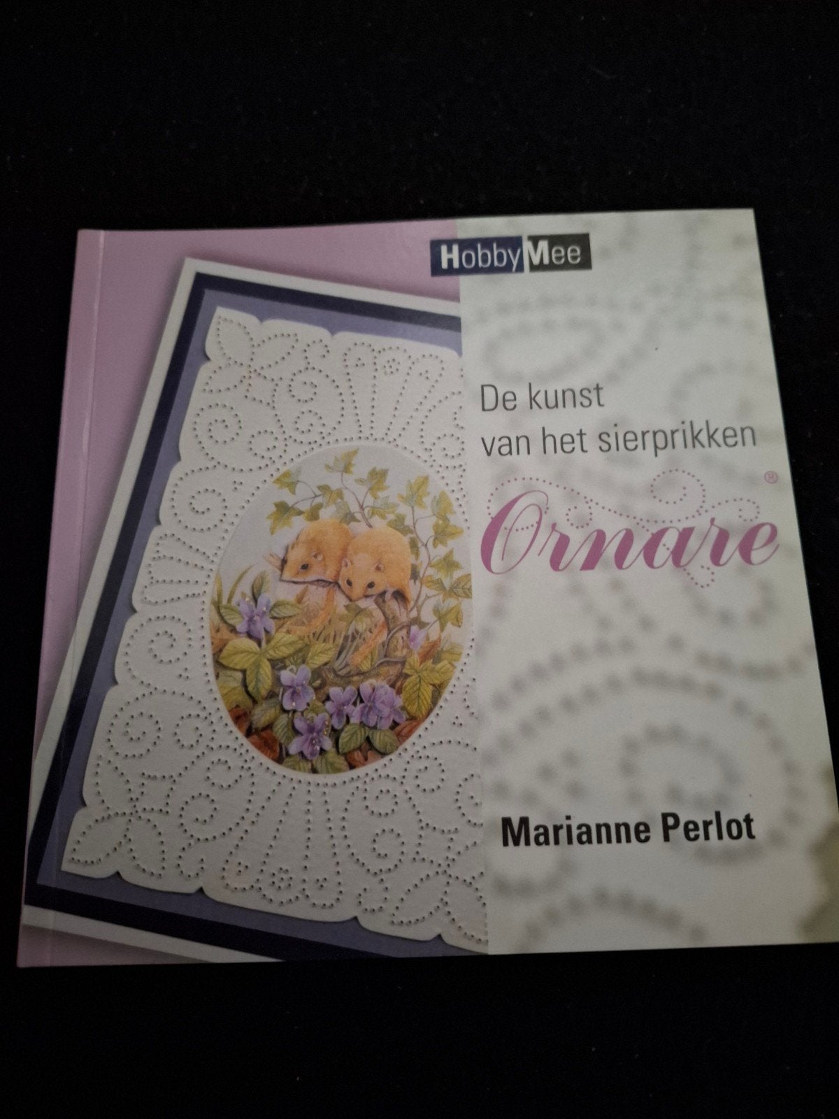 De kunst van het sierprikken Ornare - Marianne Perlot, Ophalen of Verzenden, Zo goed als nieuw, Scrapbooking en Knutselen, Marianne Perlot