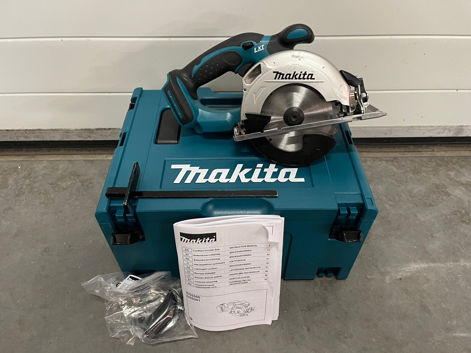 Makita DSS501 ZJ 18v LXT accu cirkelzaag met systainer, Cirkelzaag, Ophalen of Verzenden, Zo goed als nieuw, 30 tot 70 mm