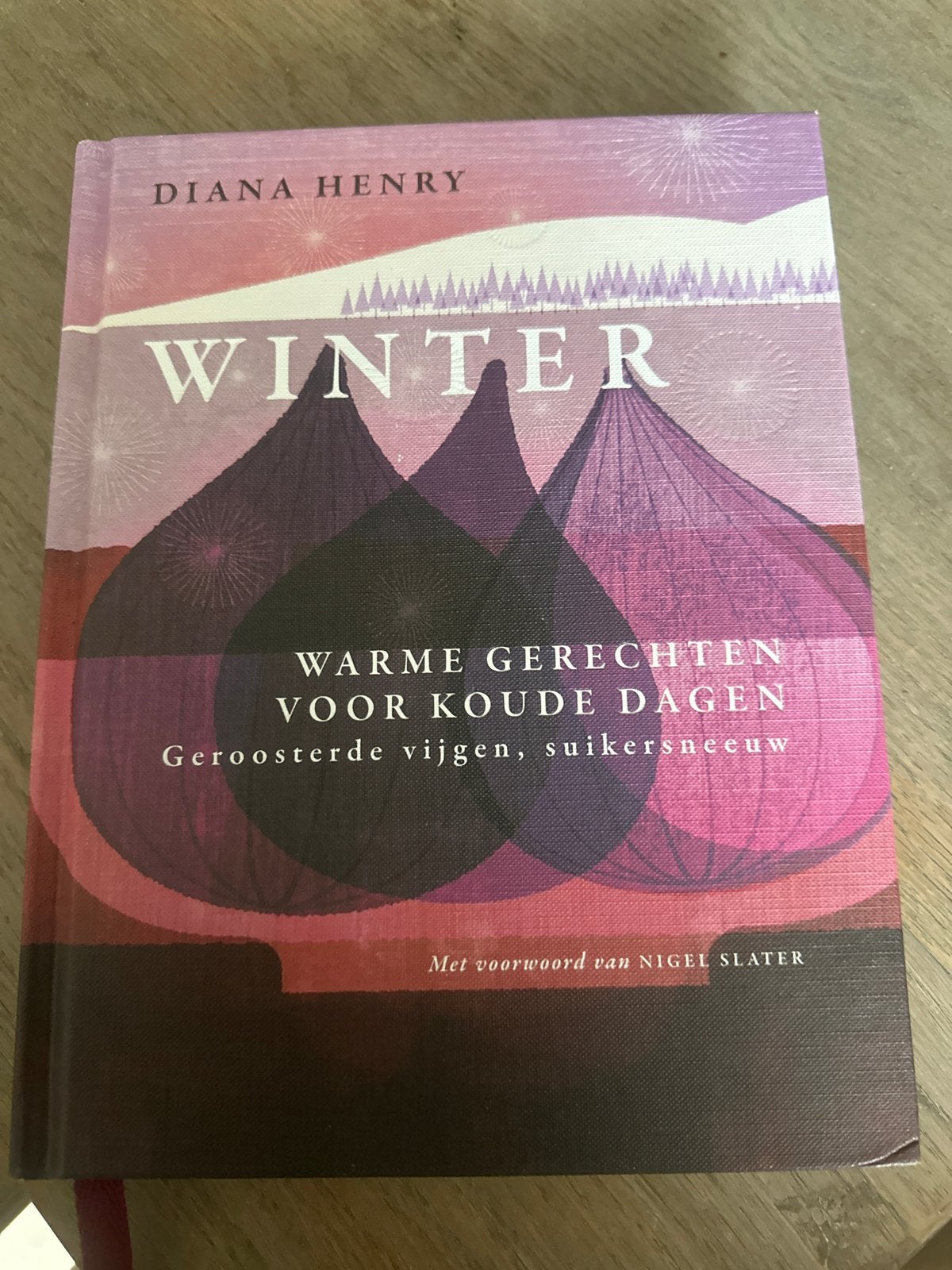 Winter: Warme gerechten voor koude dagen - Diana Henry, Boeken, Kookboeken, Ophalen, Hoofdgerechten, Zo goed als nieuw, Europa