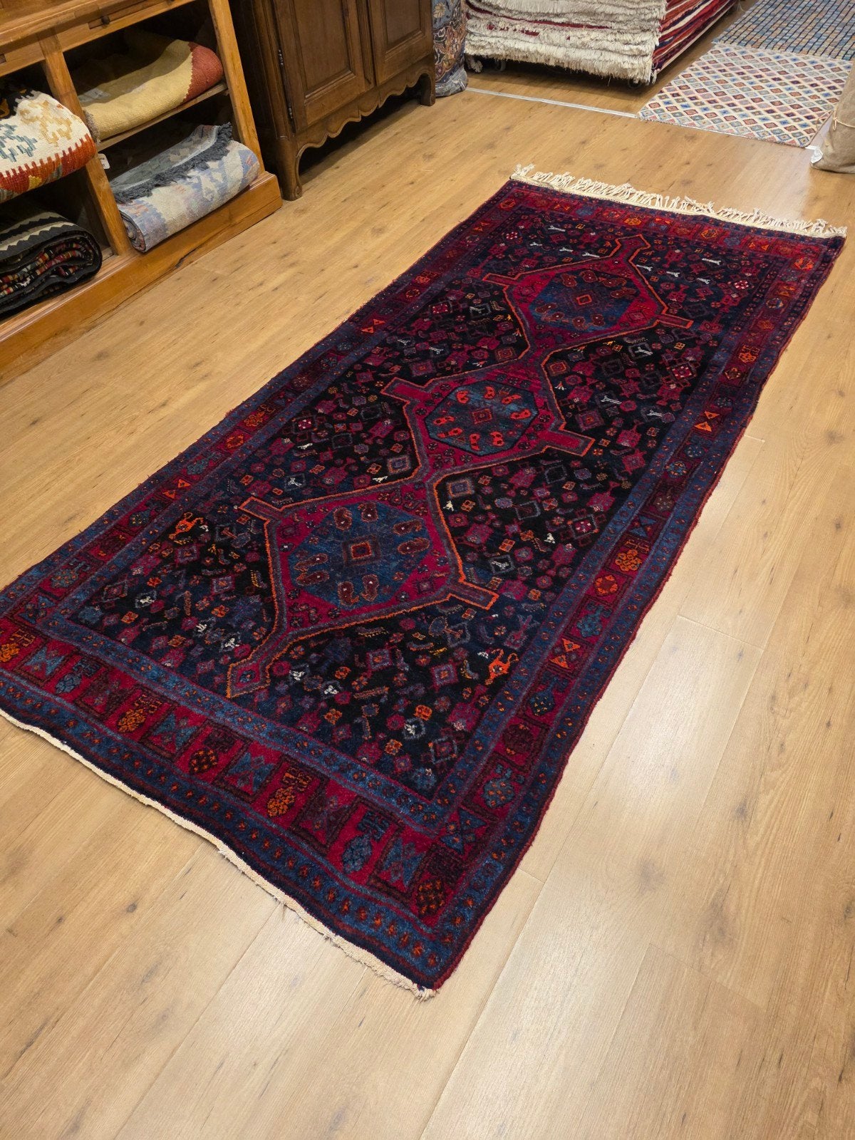 Vintage handgeknoopt perzisch tapijt hamadan 295x135, Info@SlatsAntiek.nl, Tweedehands, 100 tot 150 cm, Perzisch
