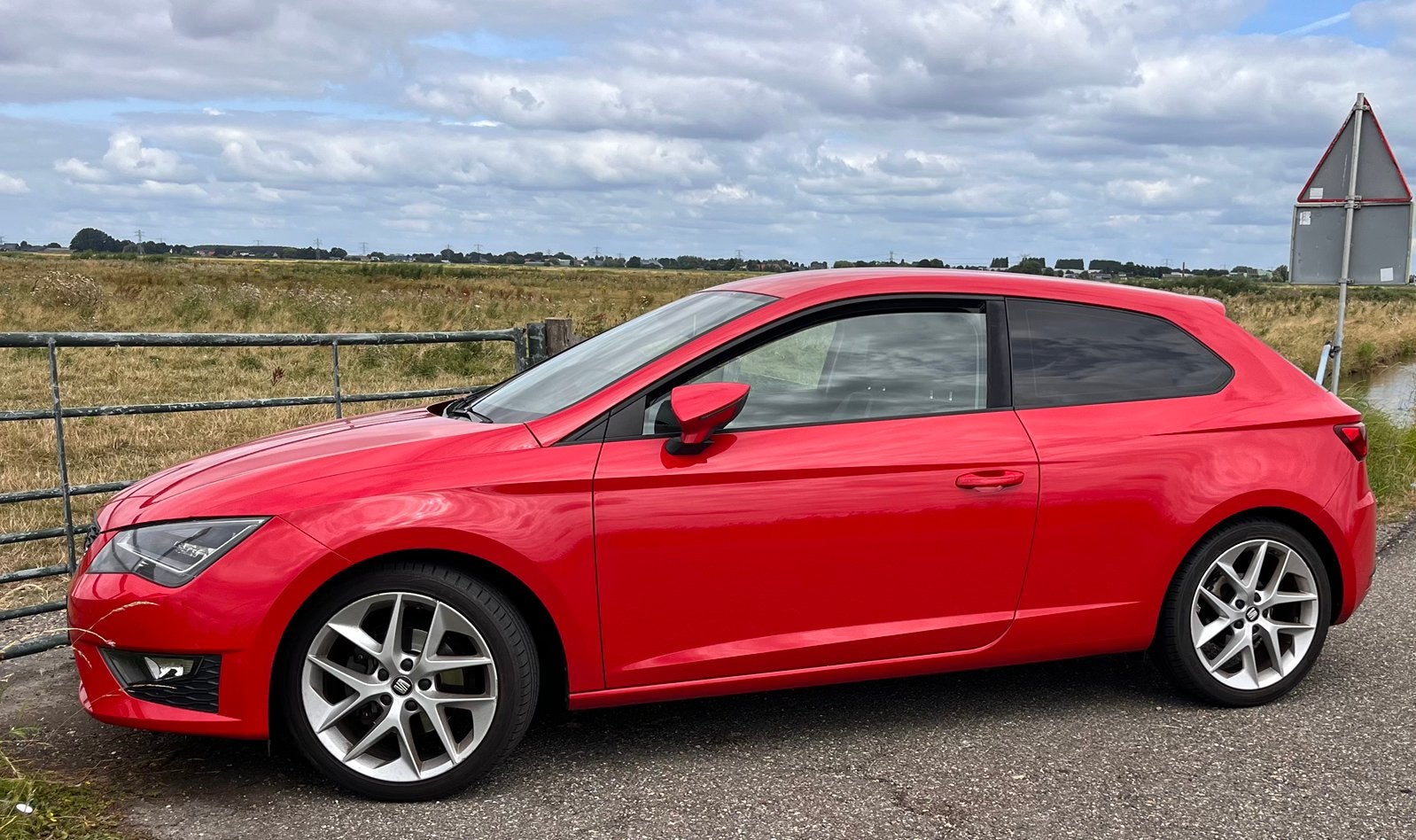 Seat Leon FR1.4 TSI 125PK 2015 Rood, Auto's, Seat, Voorwielaandrijving, 125 pk, 4 cilinders, Leon