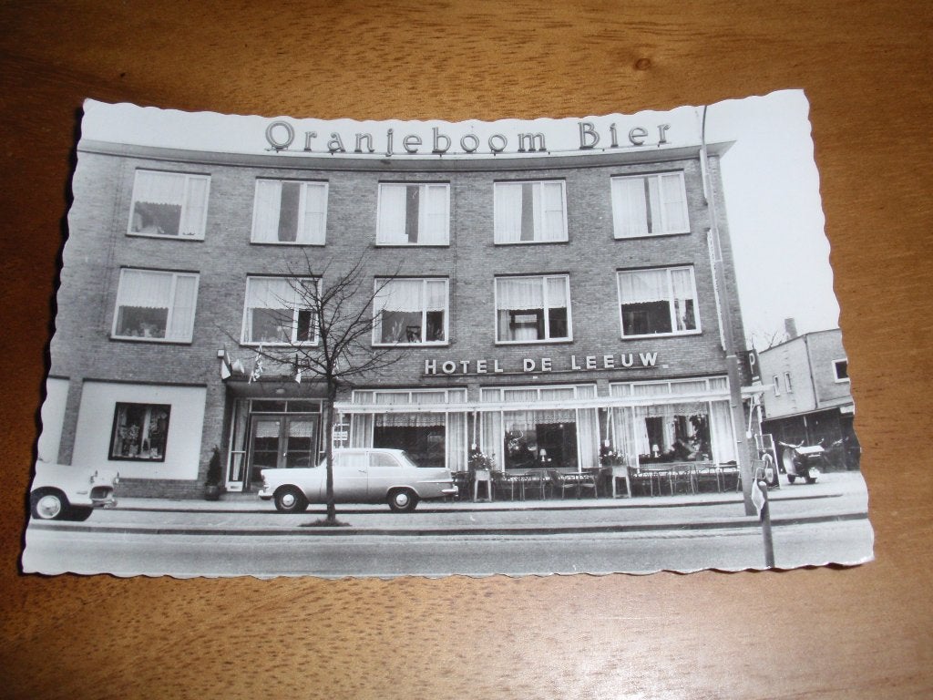 Gevelreclame Hotel De Leeuw Zevenaar Oranjeboom Bier Auto, Verzamelen, Verzenden, 1940 tot 1960, Gelopen, Gelderland