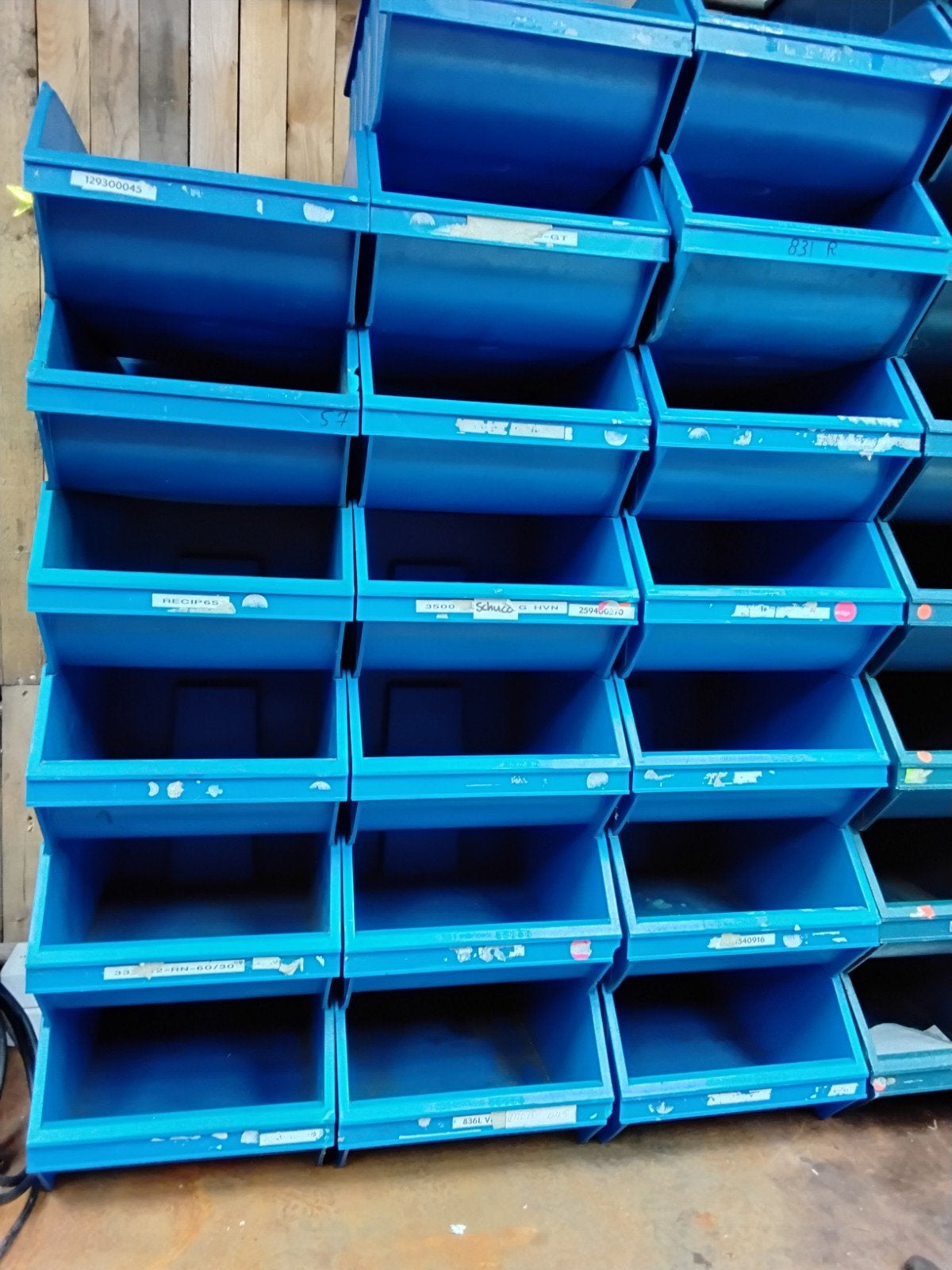 Overtoom No.1  Magazijnbakken / Stapelbakken / Grijpbakken., Ophalen, Gebruikt, Minder dan 70 cm