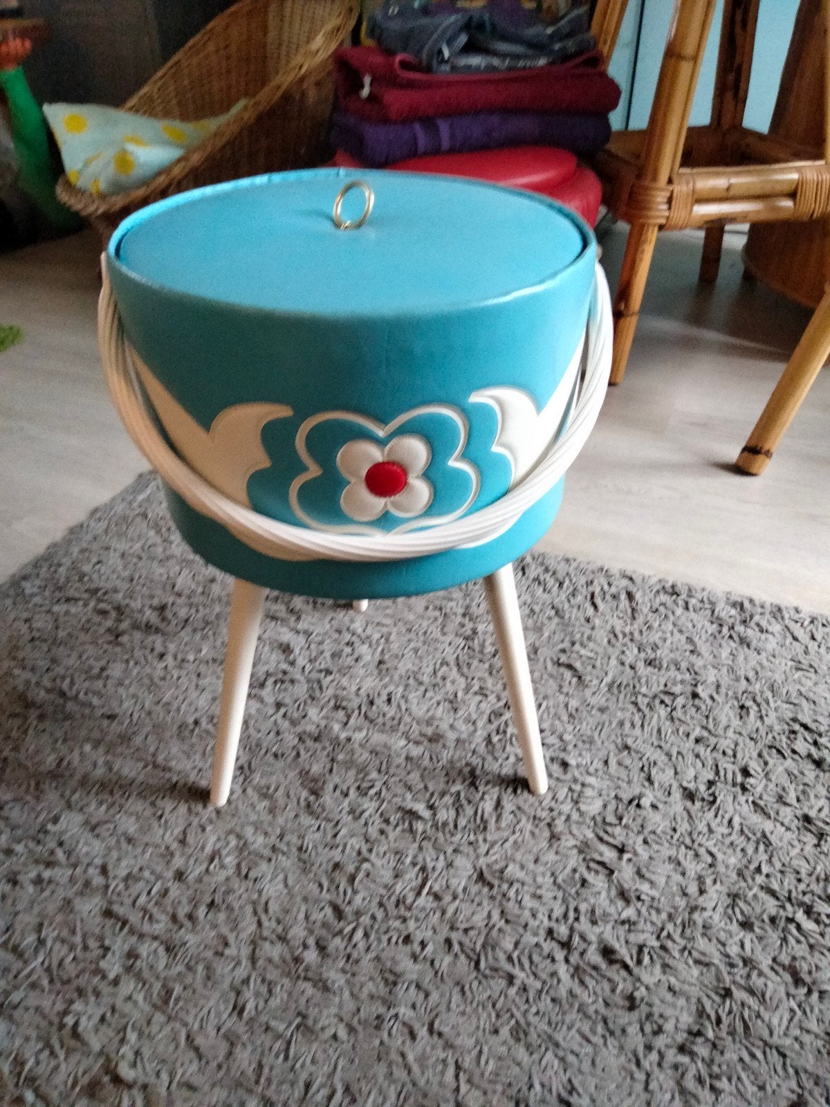 naaibox retro, Ophalen