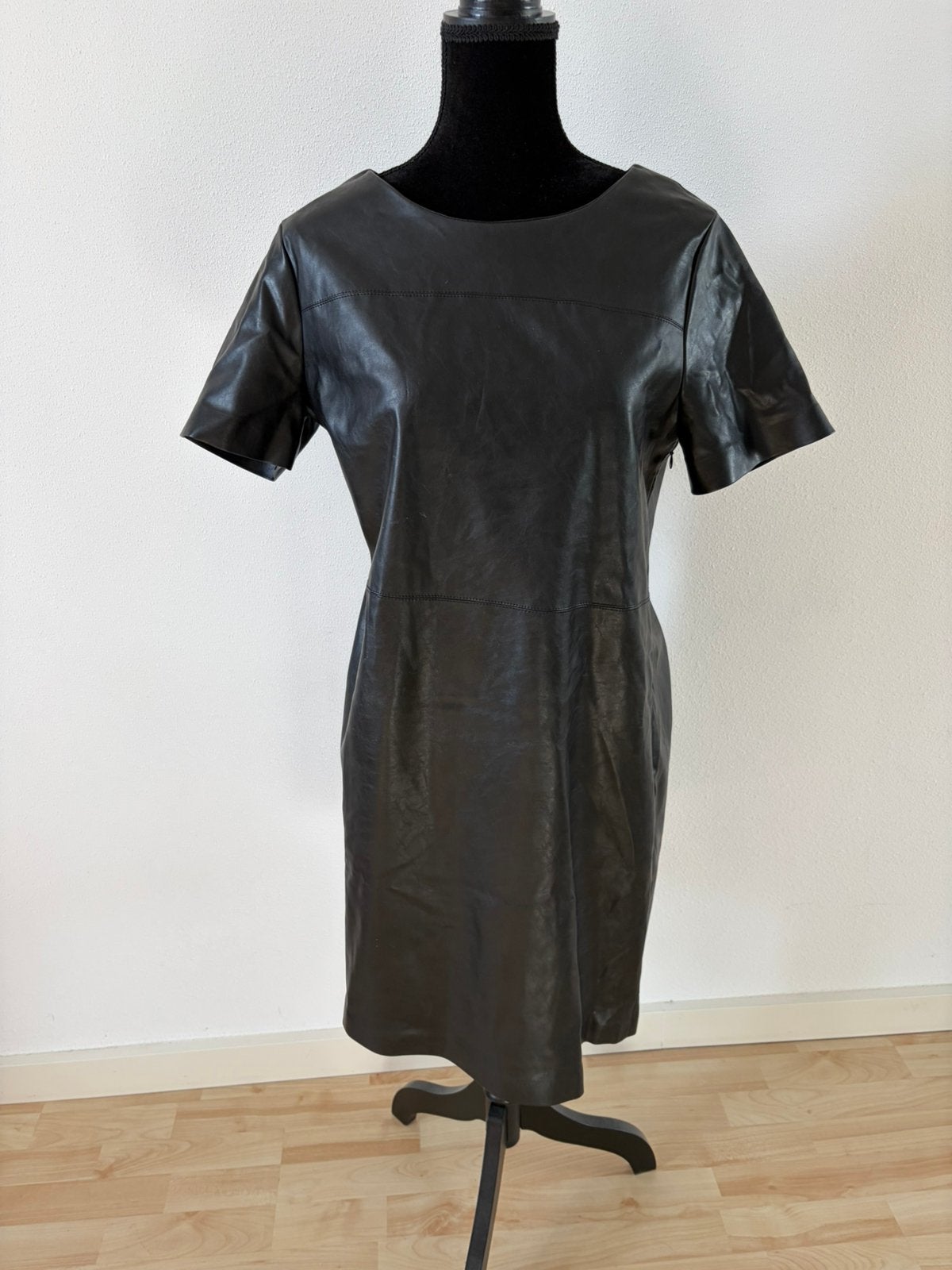 Opus zwarte imitatie leren jurk maat 40, Kleding | Dames, Maat 38/40 (M), Zwart, Ophalen of Verzenden, Zo goed als nieuw