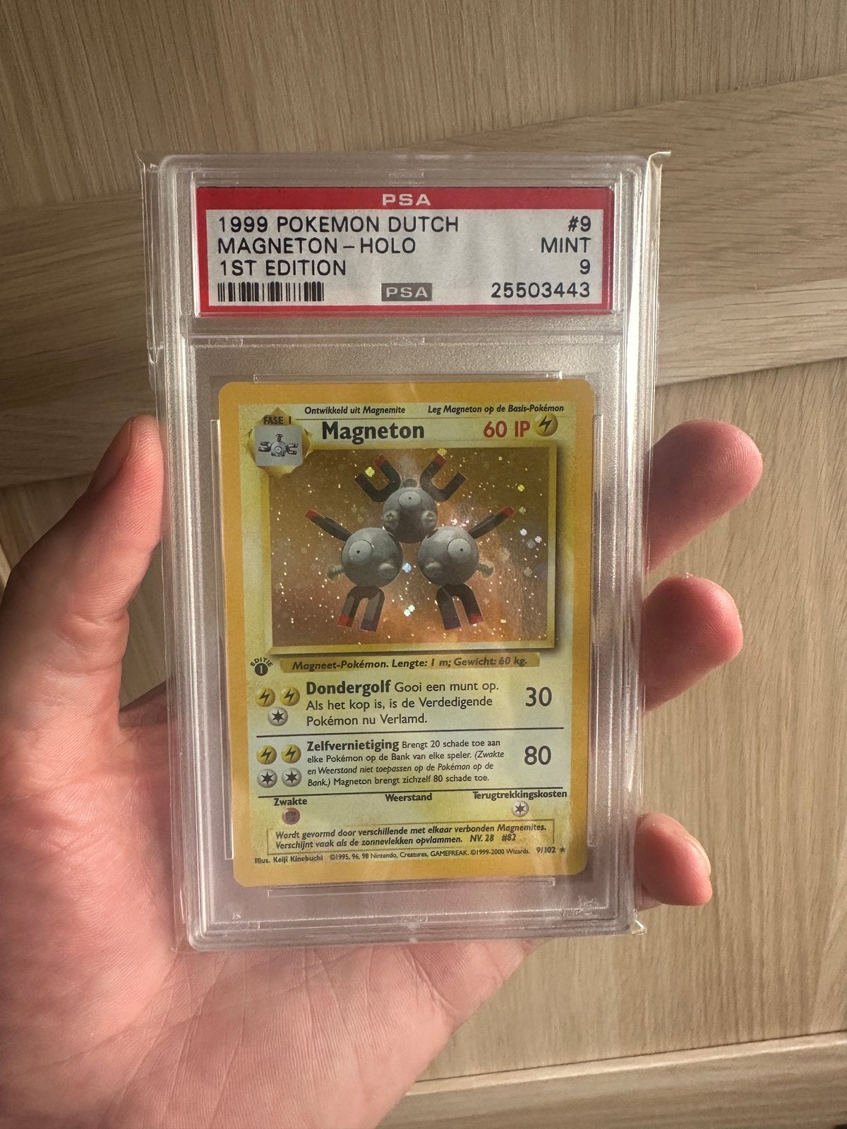 Magneton 1st edition holo PSA 9 - Base set dutch, Ophalen of Verzenden, Zo goed als nieuw