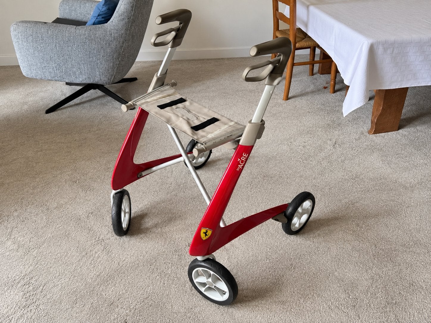 byACRE Carbon Ultralight rollator – Strawberry Red – 4,8 kg, Ophalen, Opvouwbaar, Gebruikt