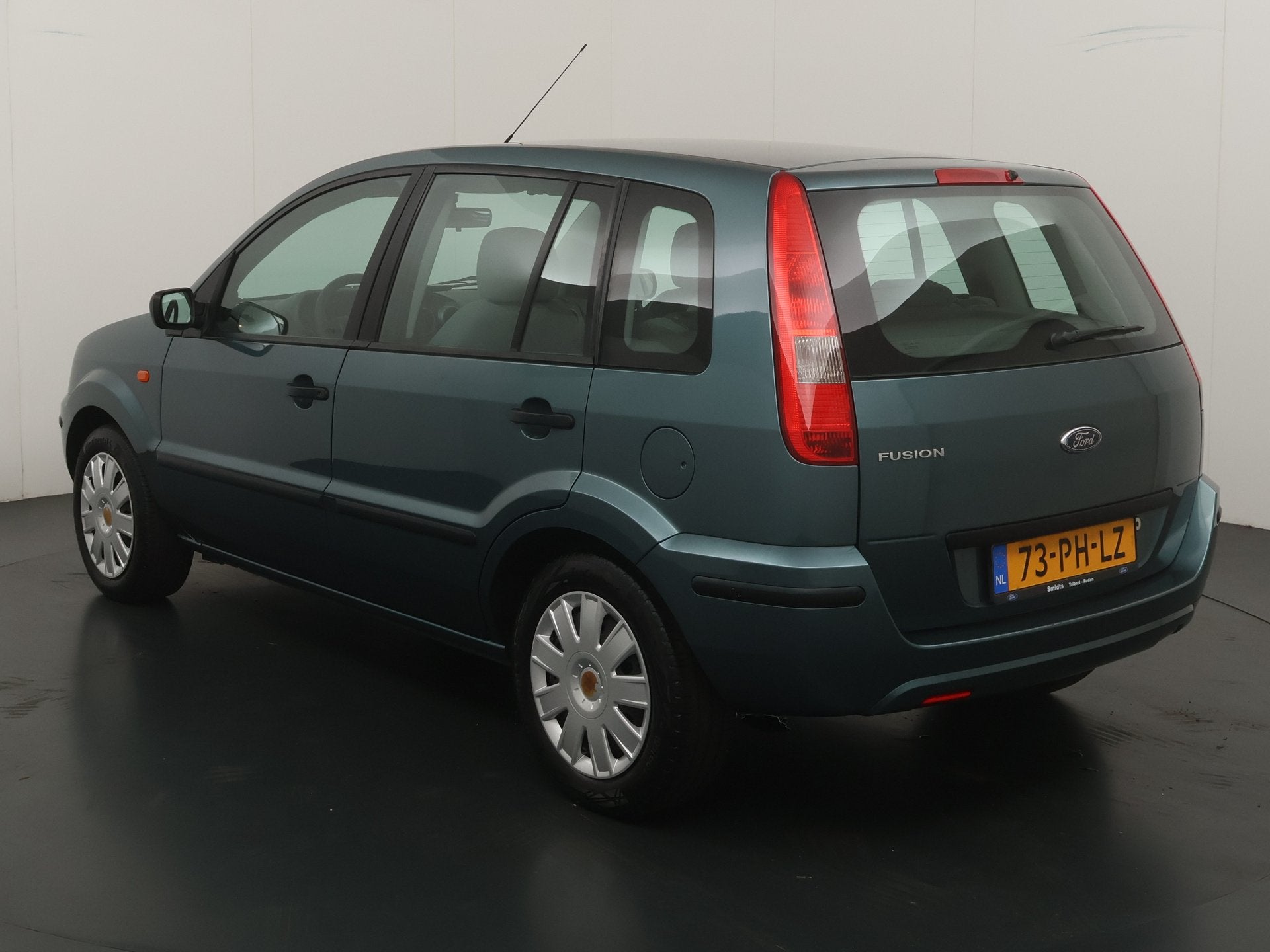 Ford Fusion 1.6-16V Ghia | Airco | Velours bekleding | Voorr, Bedrijf, Handgeschakeld, Grijs, Euro 4