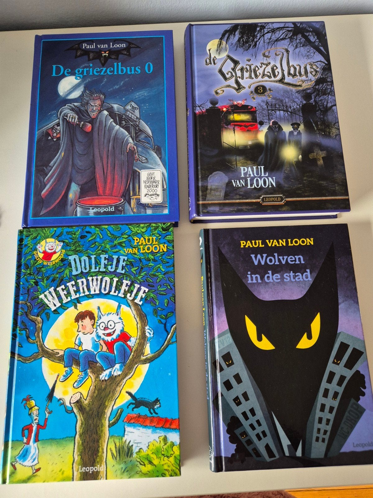 4 boeken van Paul van Loon: De Griezelbus, Dolfje Weerwolfje, Ophalen, Gelezen, Paul van Loon, Fictie algemeen