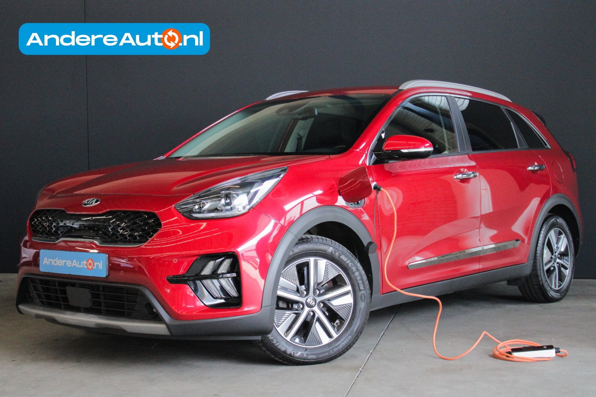 Kia Niro 1.6 GDi PHEV DynamicPlusLine |trekhaak|dealer onder, Auto's, Dealer onderhouden, Gebruikt, Zwart, Leder en Stof
