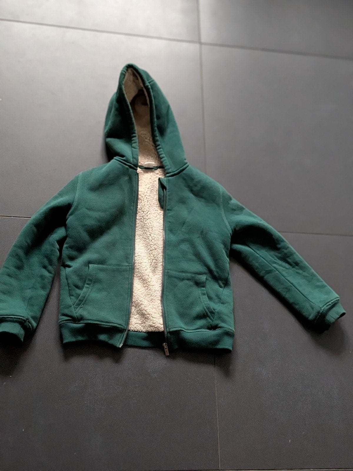 Hema Jas/Vest Maat 140 Groen met Teddy Voering, Gebruikt, Jongen of Meisje, Trui of Vest, Ophalen of Verzenden
