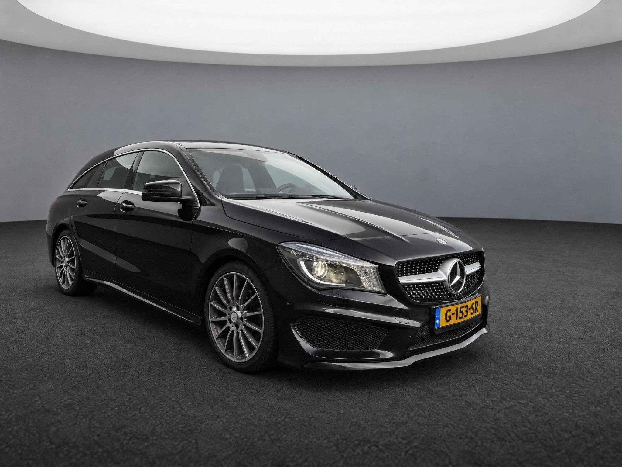 Mercedes-Benz CLA-klasse Shooting Brake 180 AMG-Line | Stoel, Auto's, 730 kg, Gebruikt, Euro 6, 4 cilinders