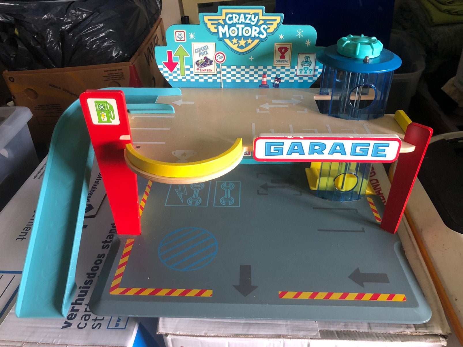 Crazy motors houten auto garage zonder auto’s, Kinderen en Baby's, Speelgoed | Houten speelgoed, Ophalen, Gebruikt