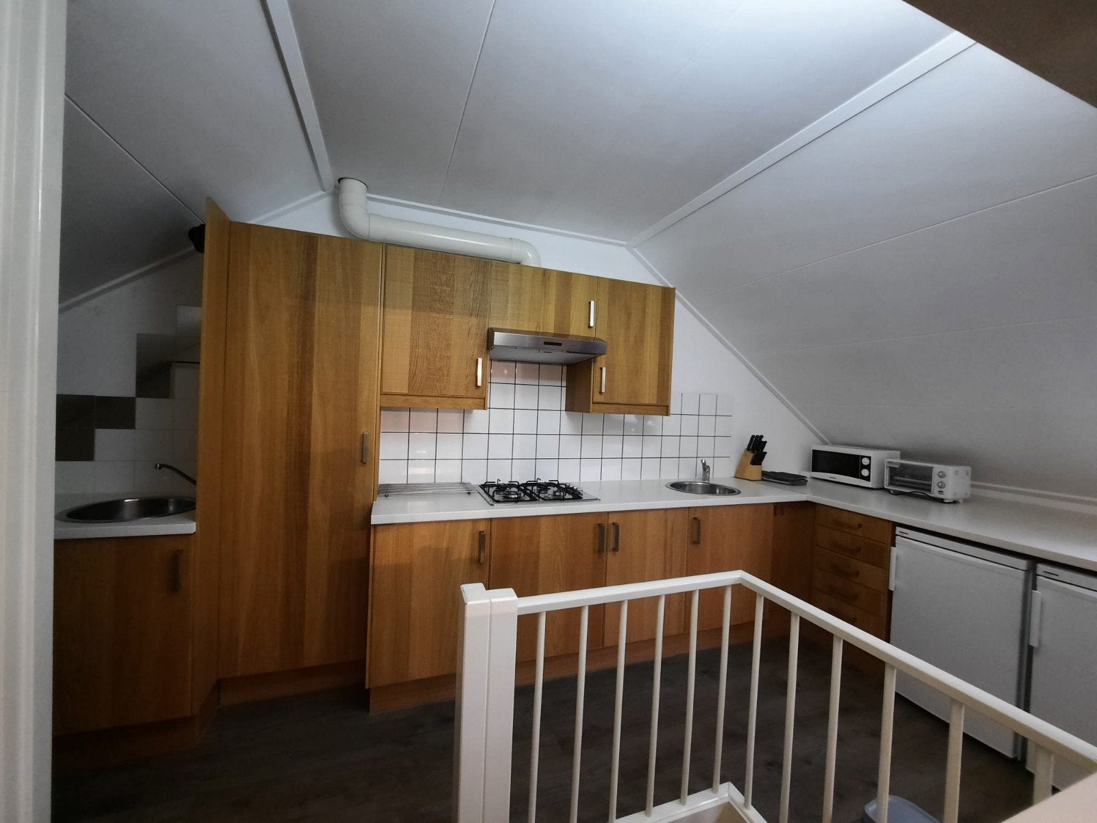 Elst, achterhuis te huur(studio) voor studerend stel., Huizen en Kamers
