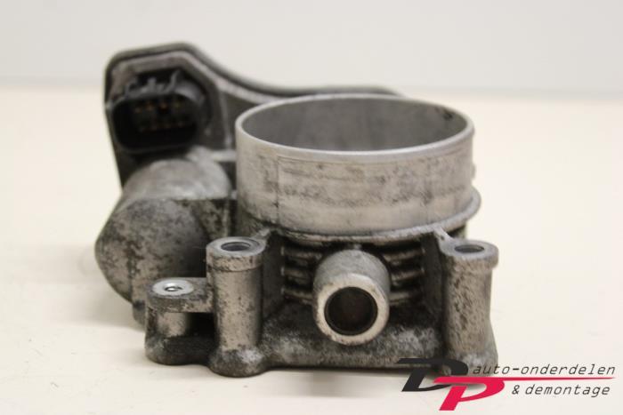 Gasklephuis van een Opel Vectra, Gebruikt, -, -, Opel