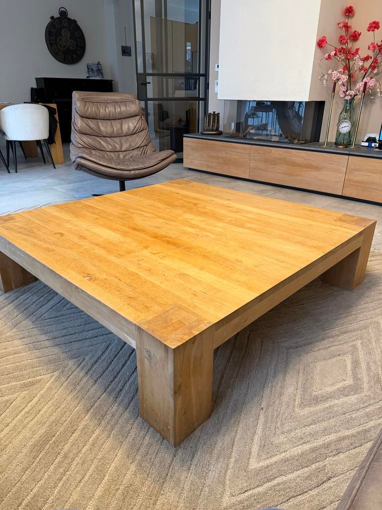 Salontafel - 140x140 cm, Ophalen, Gebruikt, 100 tot 150 cm, Minder dan 50 cm