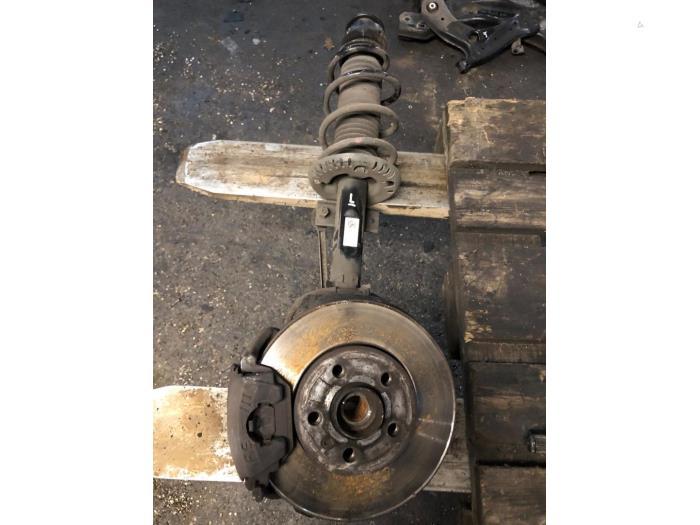 Schokdemperpoot links-voor van een Volkswagen Polo, Auto-onderdelen, Ophanging en Onderstel, Gebruikt, -, Volkswagen, -