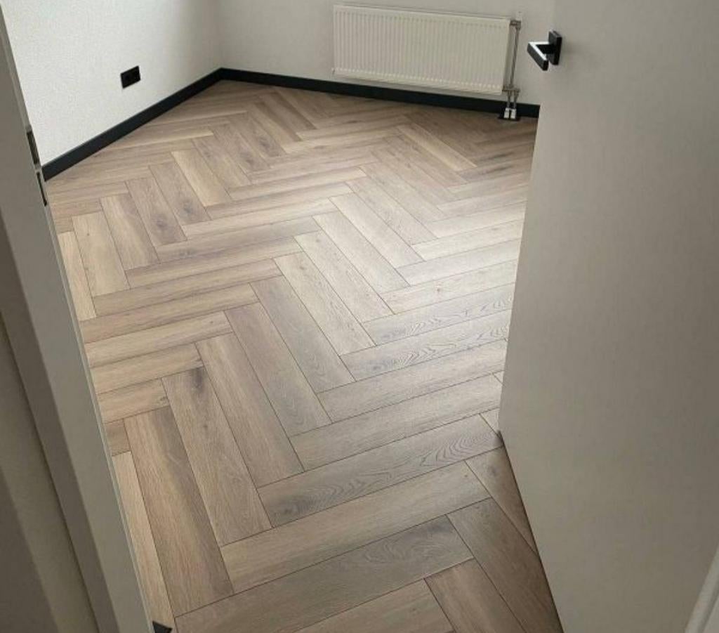 Allround Klusser, stukadoor laminaat cinewall sierlijsten, Stucwerk