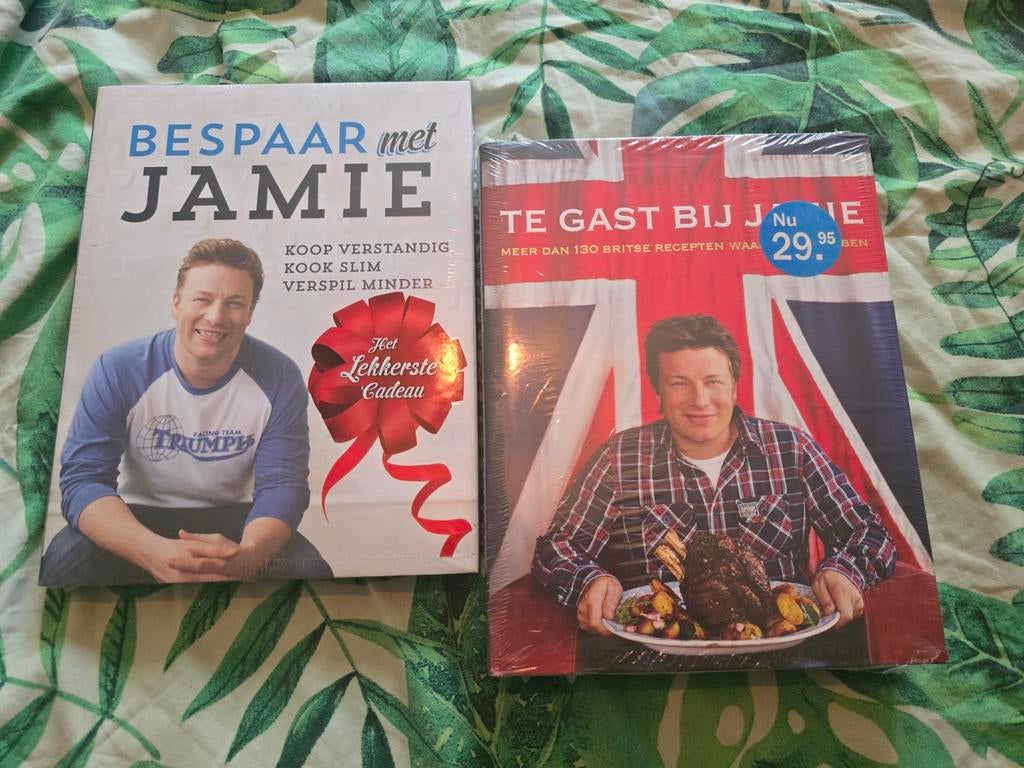 NIEUW Jamie Oliver: bespaar met Jamie + te gast bij Jamie,, Boeken, Kookboeken, Ophalen of Verzenden, Nieuw, Italië