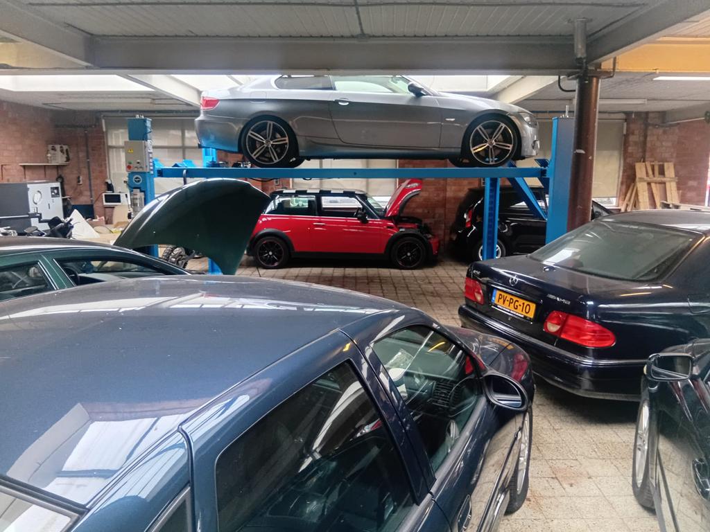 Automonteur auto herstel apk onderhoud banden autoambulance, Diensten en Vakmensen