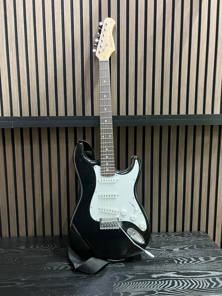 Elektrische Gitaar Harley Benton – Strat Model – Zwart, Ophalen of Verzenden, Zo goed als nieuw, Solid body, Overige merken