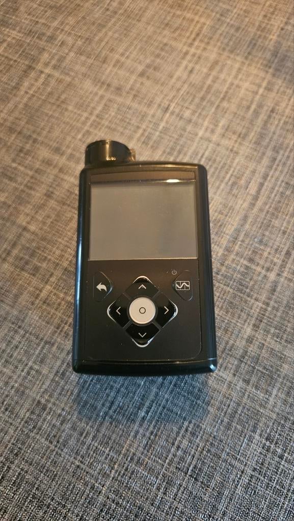 Medtronic MiniMed 670G insulinepomp, Ophalen of Verzenden, Gebruikt