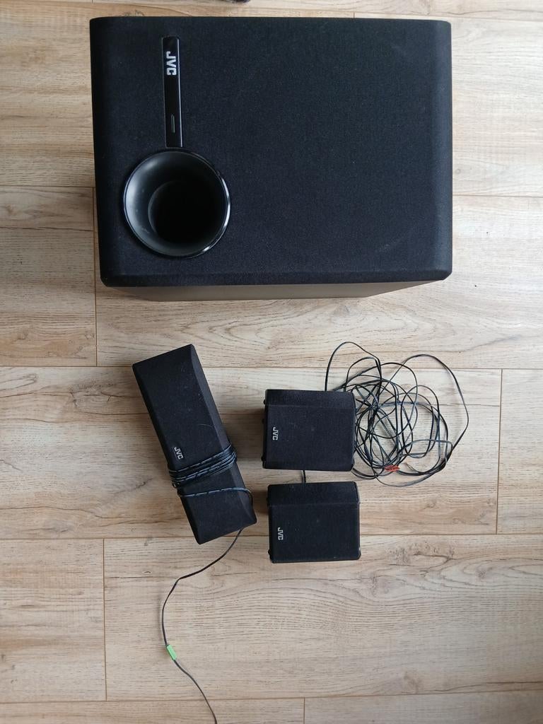 Complete JVC speaker setmet subwoofer SP-THG60W (225W) + 2 s