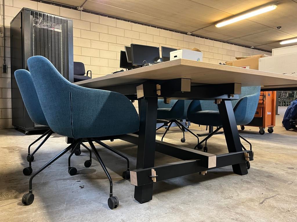 Design kantoortafel met 4 Markant stoelen, Ophalen, Gebruikt, Tafel