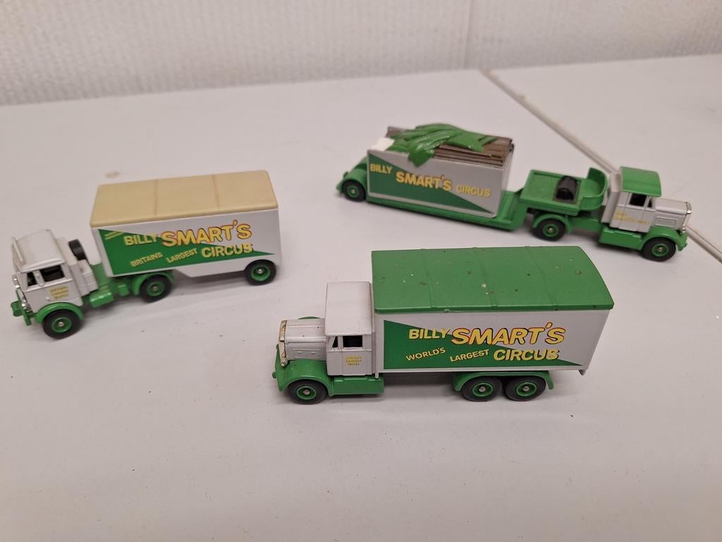 Billy Smart's Circus Vrachtwagens - Schaal 1:76, Hobby en Vrije tijd, Modelauto's | 1:87, Ophalen of Verzenden, Gebruikt, Auto