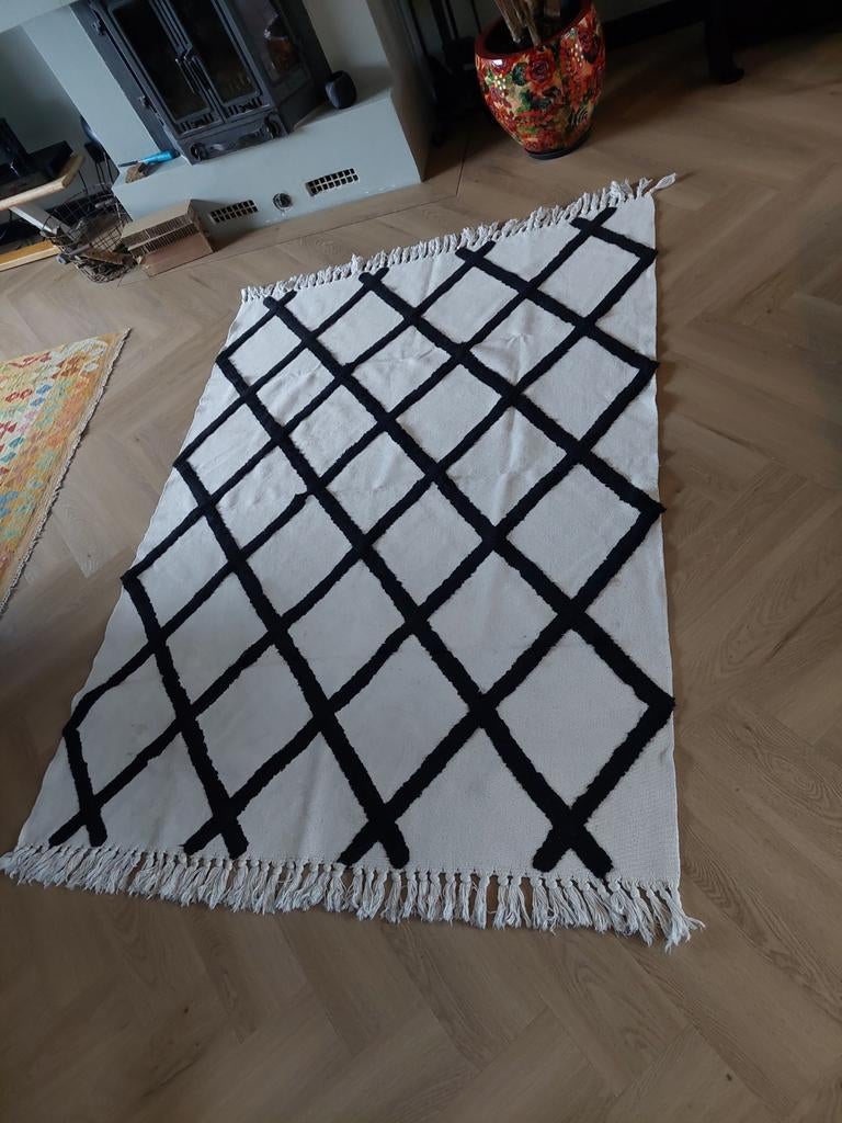 Mooi vloerkleed - 140 x 210 cm, Huis en Inrichting, Stoffering | Tapijten en Kleden, Zo goed als nieuw, 100 tot 150 cm, 200 cm of meer