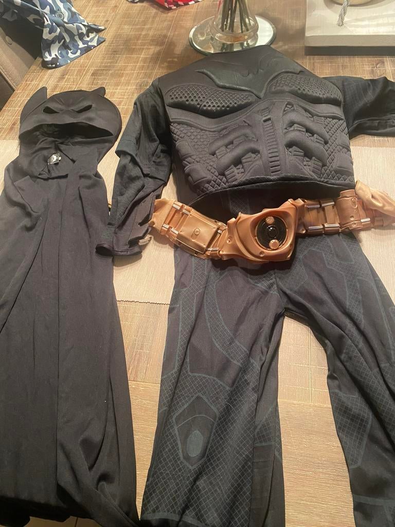 Batman pak 128/134, Ophalen of Verzenden, Zo goed als nieuw, Overige maten