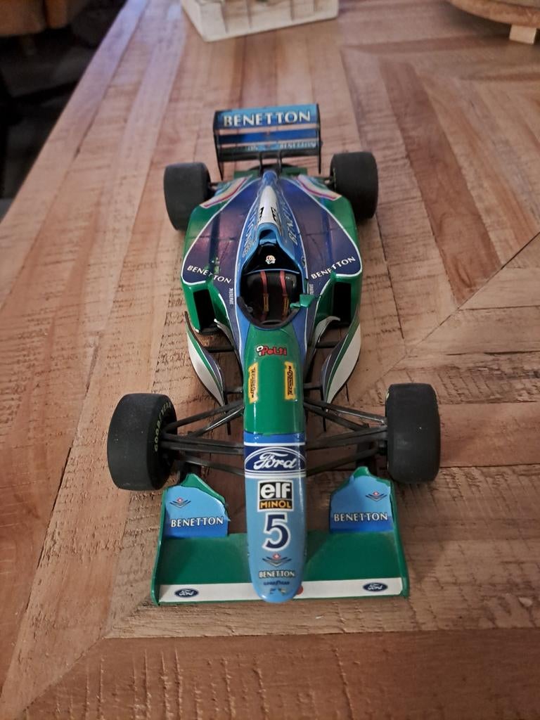 Benetton B194 formule 1-auto uit 1994. Schaal 1.18., Ophalen of Verzenden, Overige schalen, Auto onroad