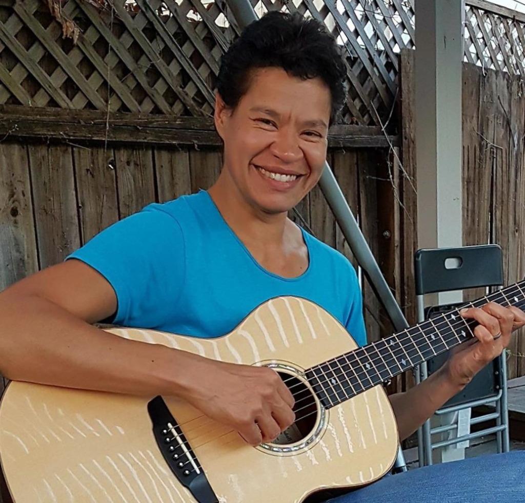 Neshville's Music Lessons, Diensten en Vakmensen, Muziekles en Zangles, Privéles, Snaarinstrumenten