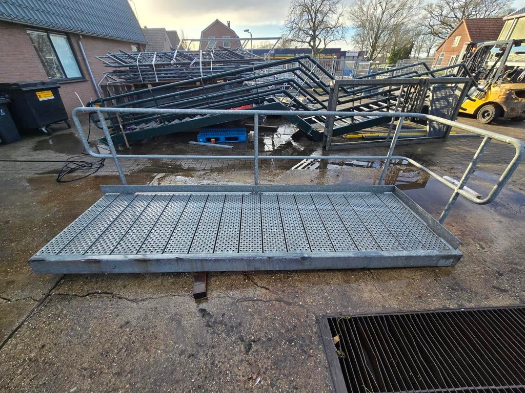 Stalen bordes gegalv afmetingen 3.7x1.13mtr nor020, Ophalen of Verzenden, Minder dan 2 meter