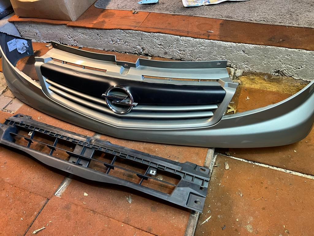 Opel Vivaro nette gril en voorbumper, Auto-onderdelen, Ophalen