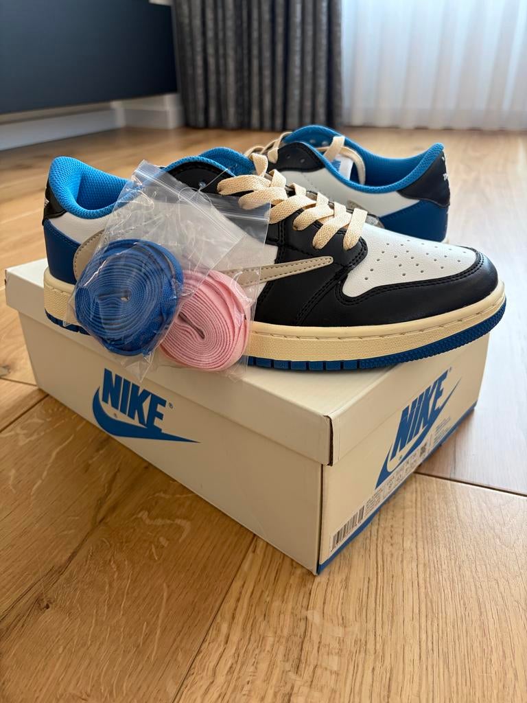 Jordan 1 Travis Scott fragment, Ophalen of Verzenden, Nieuw, Sneakers of Gympen