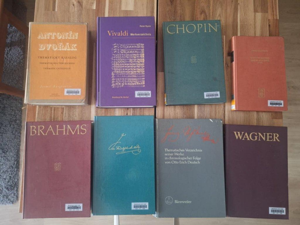 Werkverzeichnissen o.a.: Brahms, Dvorák, Chopin, Vivaldi, Ophalen of Verzenden, Gelezen, Artiest