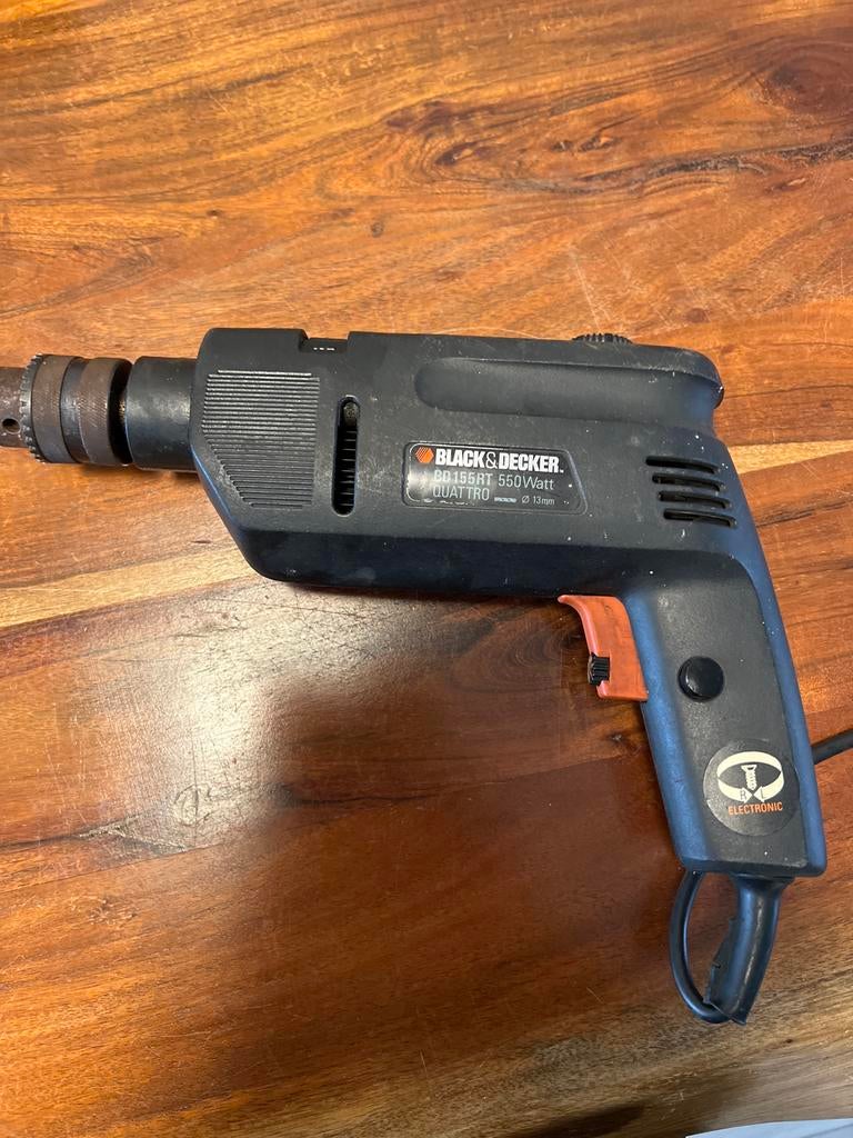 Black & Decker klop Boormachine - 550W, Doe-het-zelf en Verbouw, Gereedschap | Boormachines, Gebruikt, Klopboormechanisme, 400 tot 600 watt